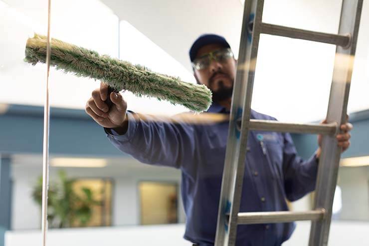 Оборудование для профессиональной мойки окон внутри и снаружи